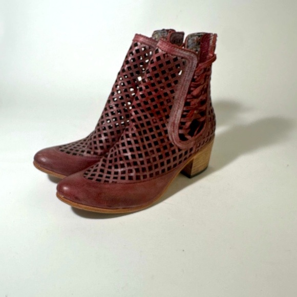 Freebird by Steven Lazor Chunky Heel Ankle Booties with Lattice Design - Picture 2 of 12